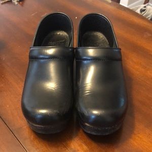 Dansco black shoes